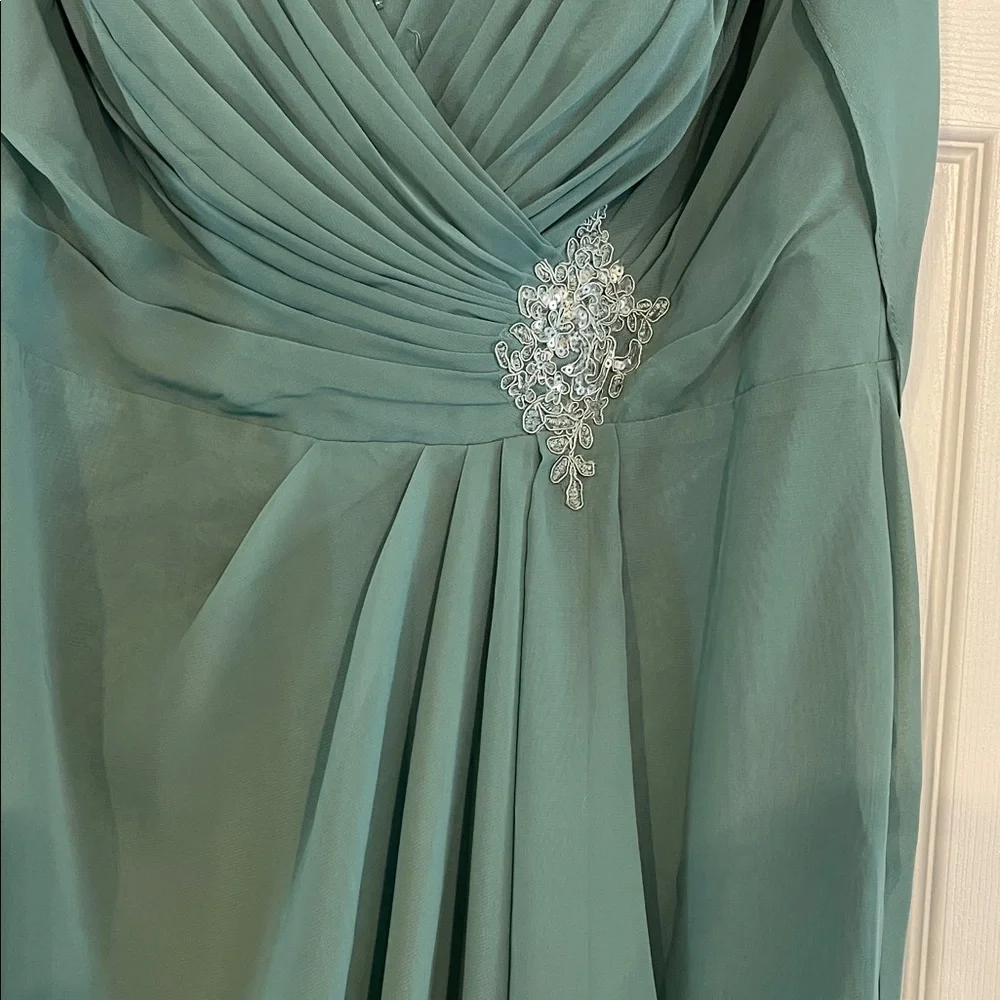 Formal Long Gown - Picture 8 of 15